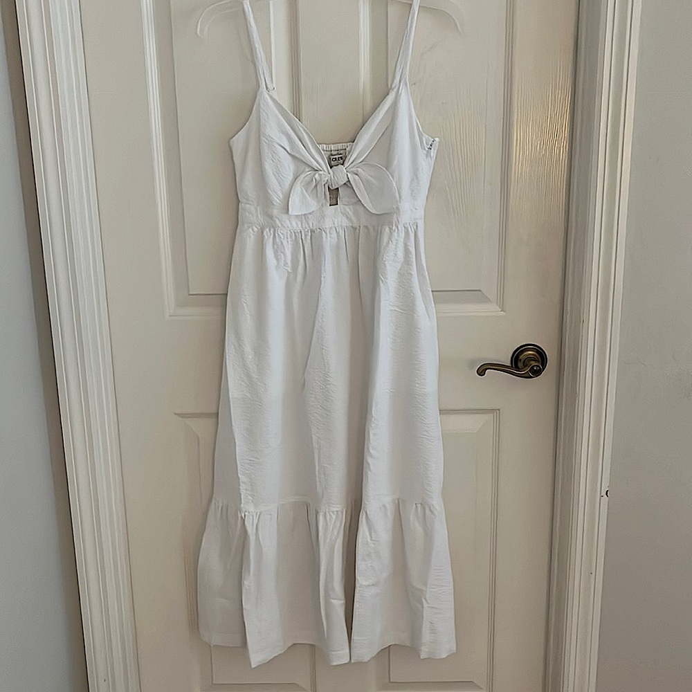 NWT Seersucker Tie-front Cutout Midi Dress